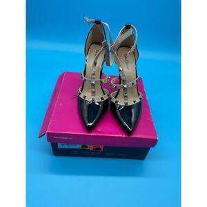 Torta Caliente 4" Heels Size 7M Black Strappy Gold Stud Detail NIB